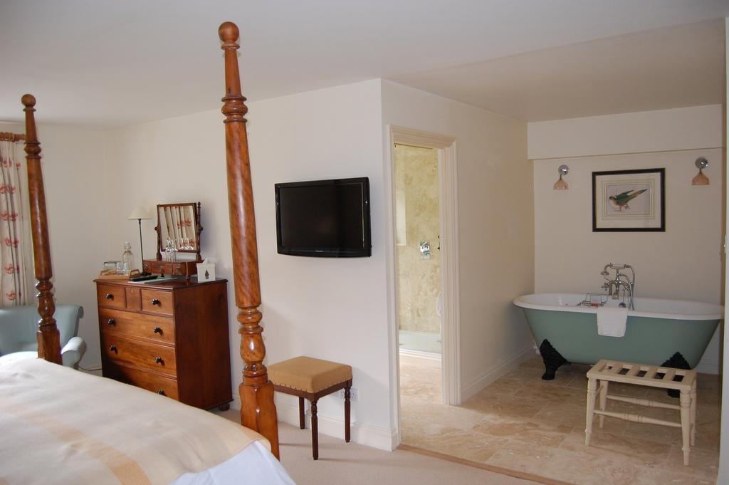 Hotel The Bell At Skenfrith Esterno foto